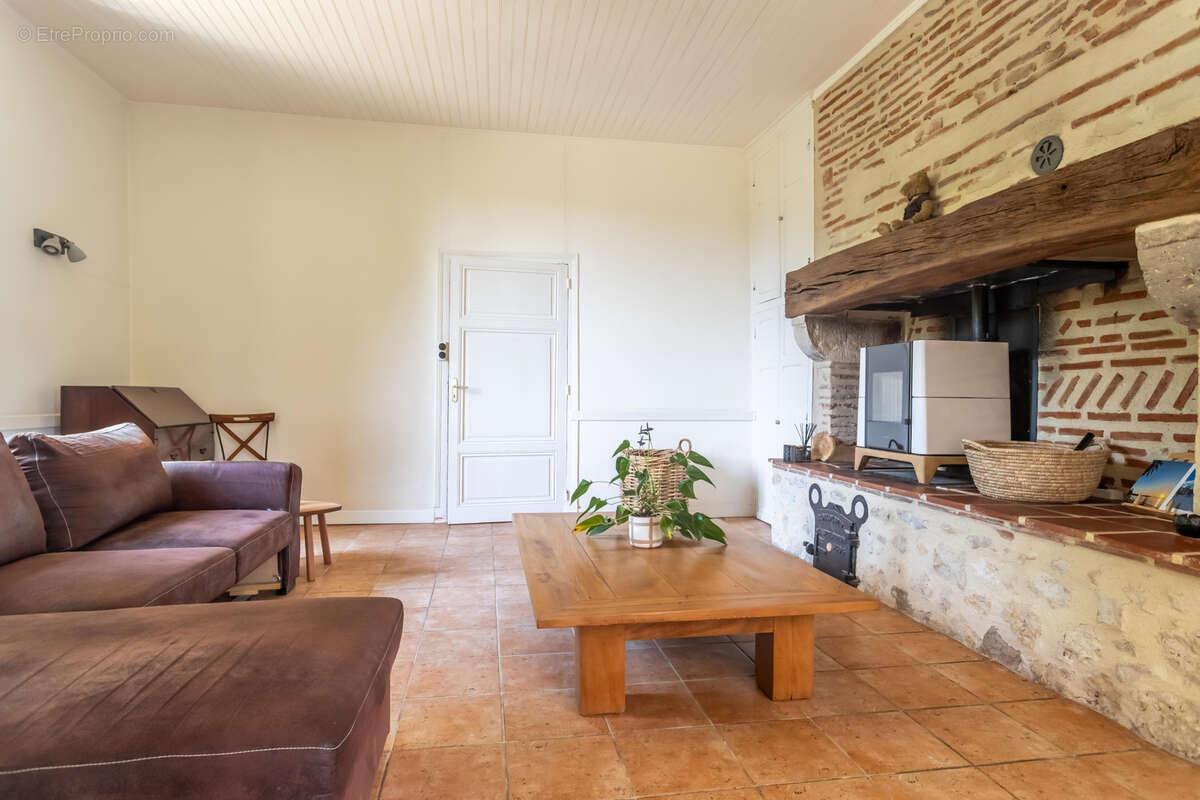 Maison de campagne avec piscine et grange - photo 23