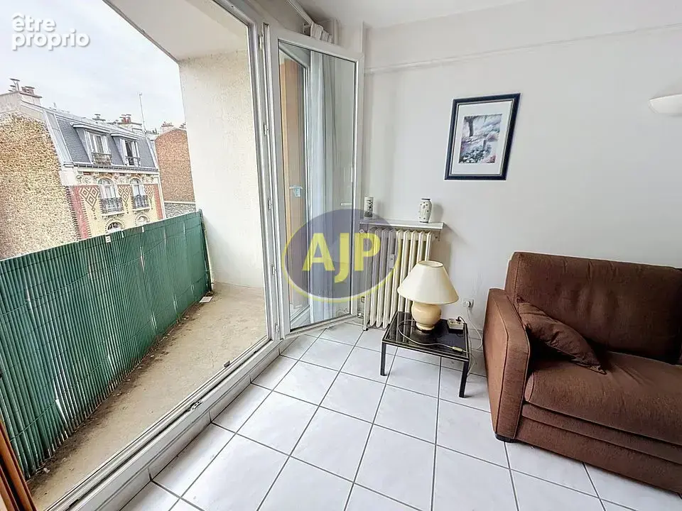 Lamarck-Caulaincourt , Appartement  2 pièces. - photo 4