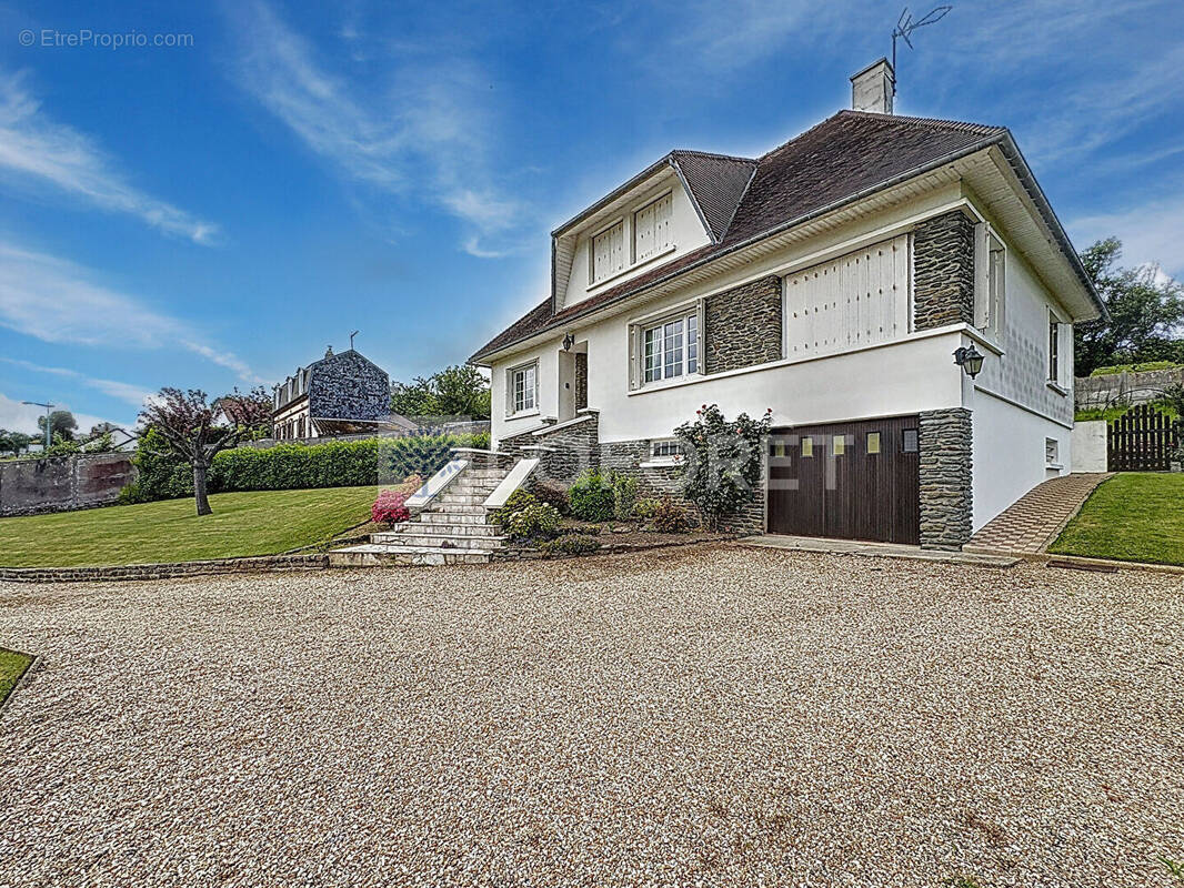 Maison à SAINT-LEONARD