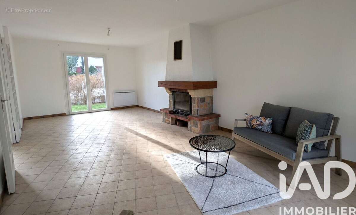 Maison 100 m² à Ollainville  - photo 2