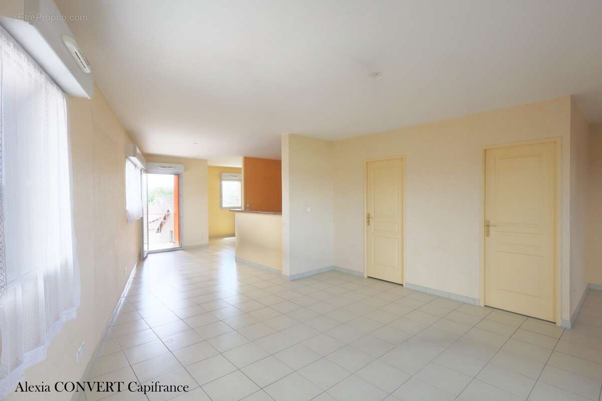 Appartement à vendre 5 pièces garage+ cave + parking BOURG EN BRESSE (01) - photo 3