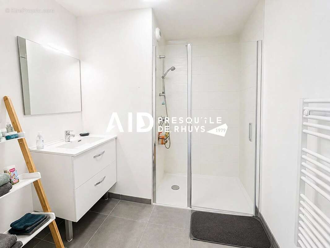 EN EXCLUSIVITE - Appartement de standing en plein coeur d'ARZON - photo 8