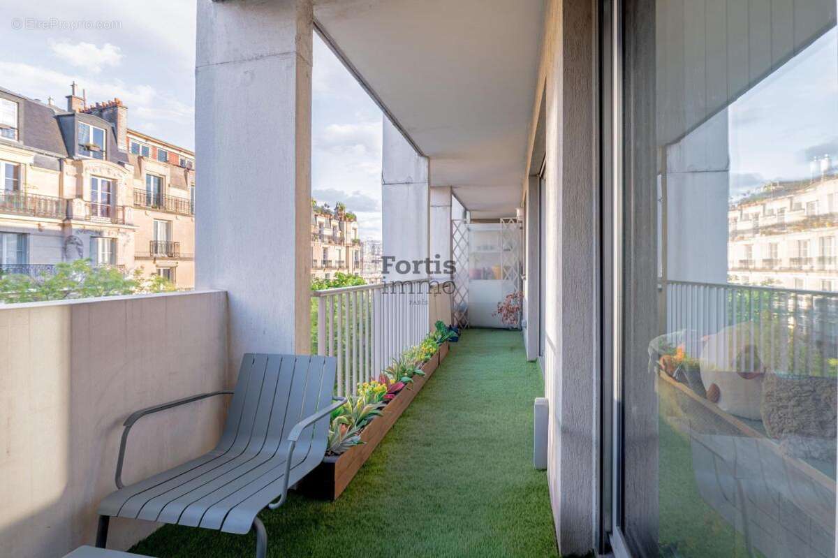 Appartement à PARIS-18E