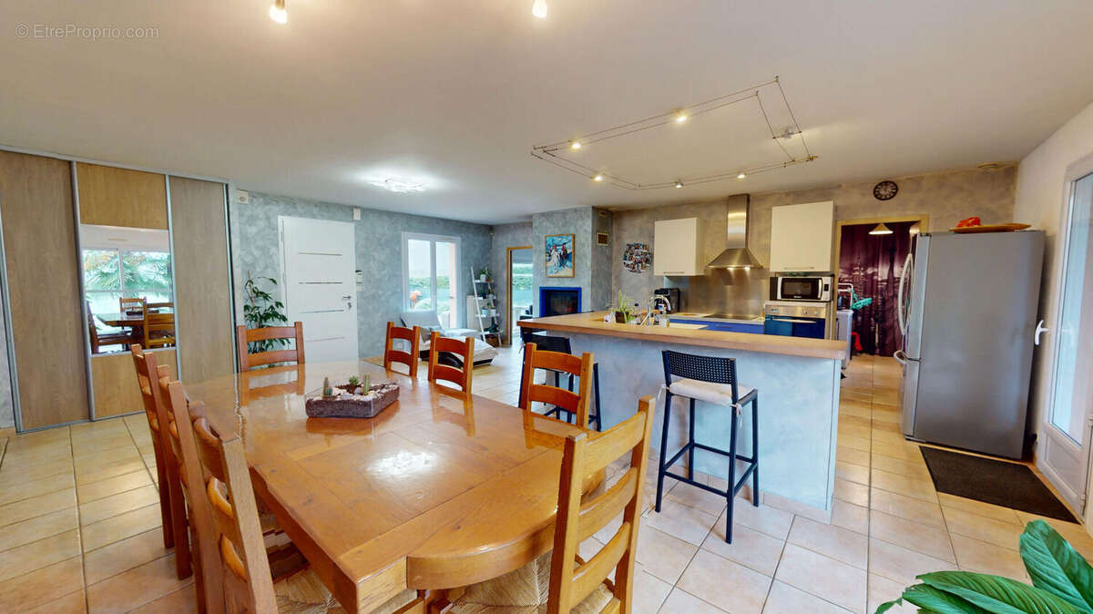 Maison à SAINT-DOULCHARD