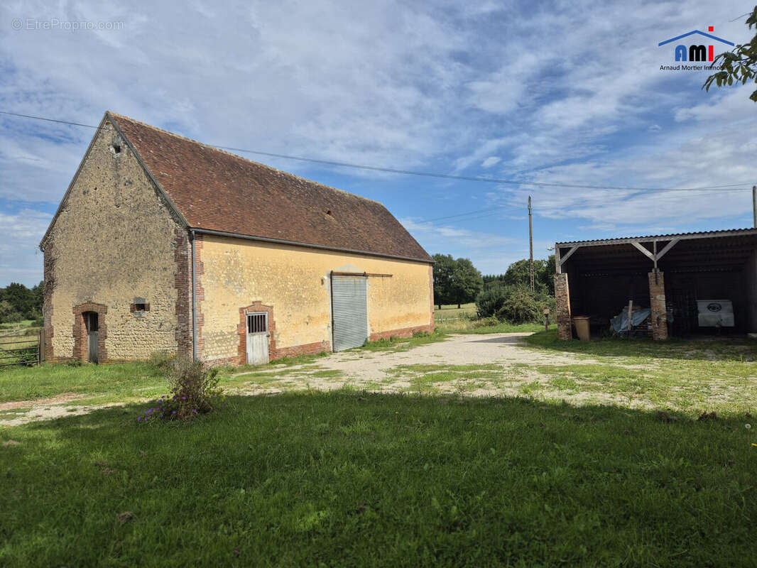 Maison à MOUTIERS-AU-PERCHE