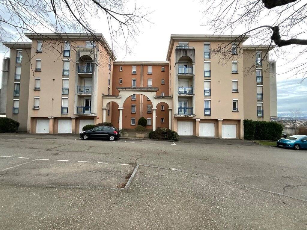 Appartement à SAINT-JUST-SAINT-RAMBERT