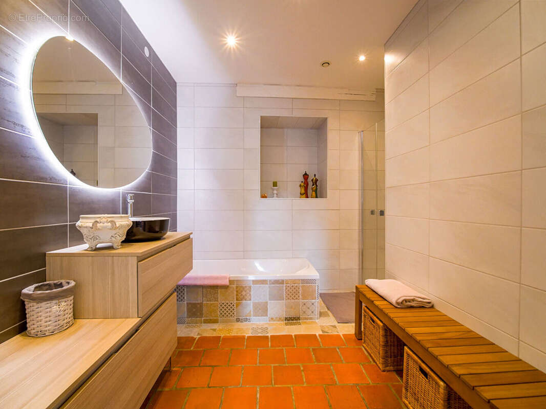 Maison de caractère en pierre - Piscine - Pool house - Terrain paysagé - photo 6