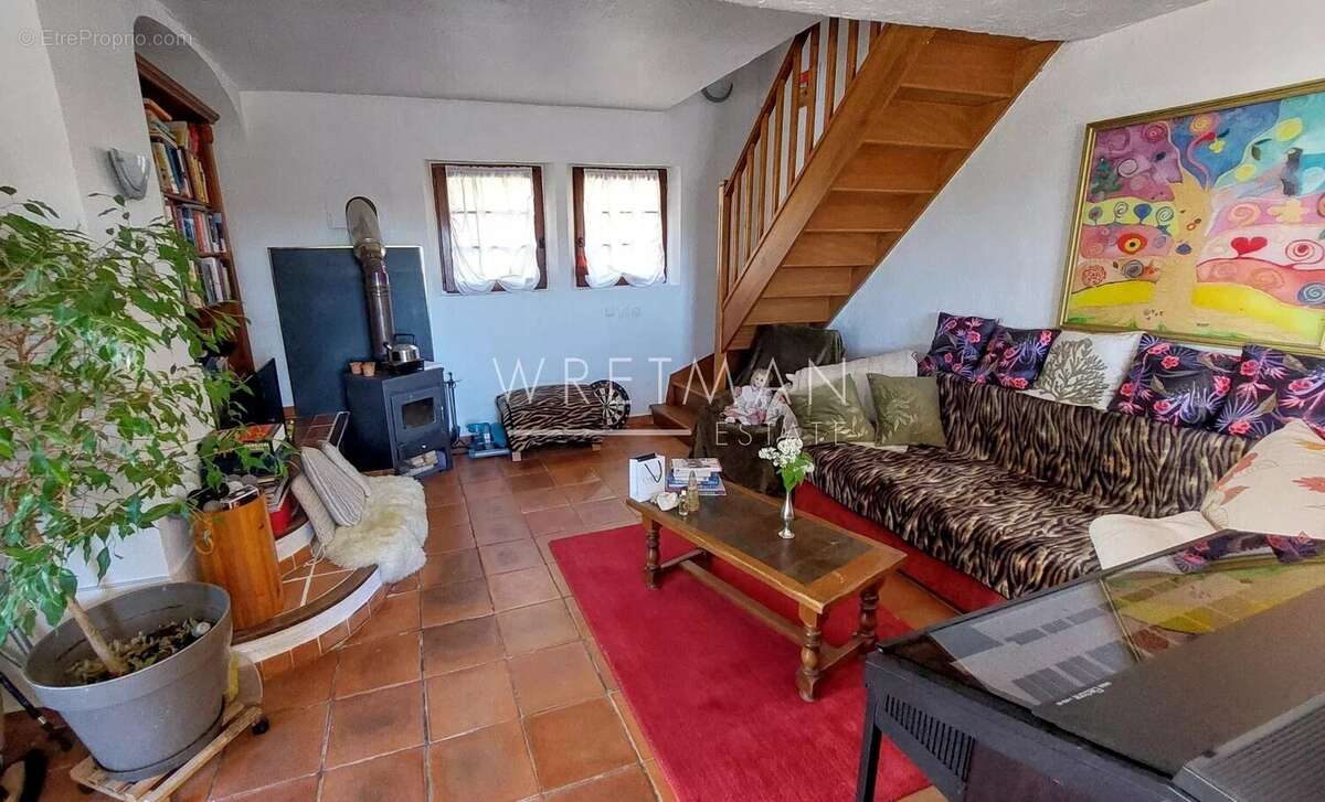 Maison à BAGNOLS-EN-FORET