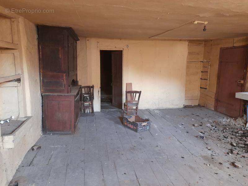 Appartement à SAINT-LEONARD-DE-NOBLAT