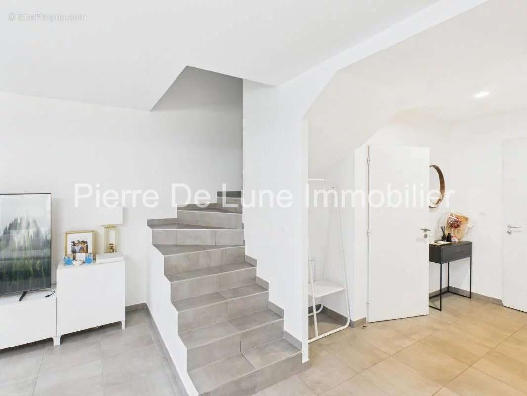 Appartement à SATHONAY-CAMP