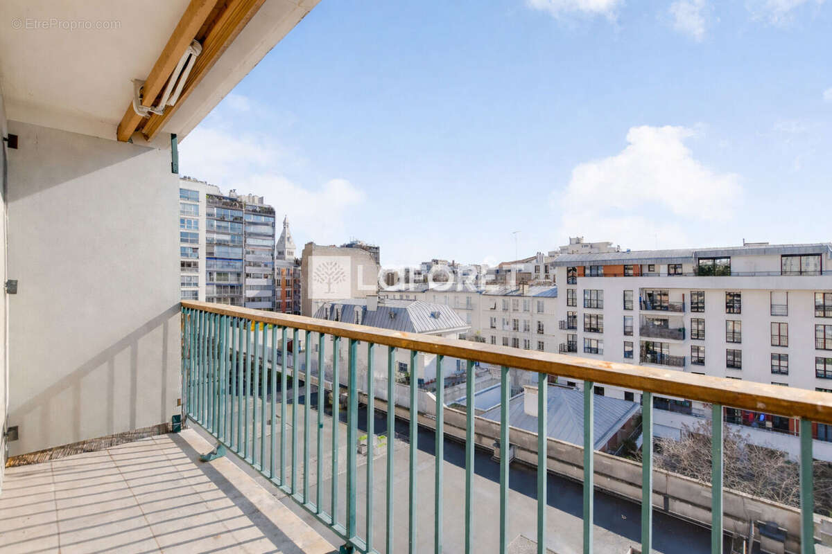 Appartement à PARIS-14E