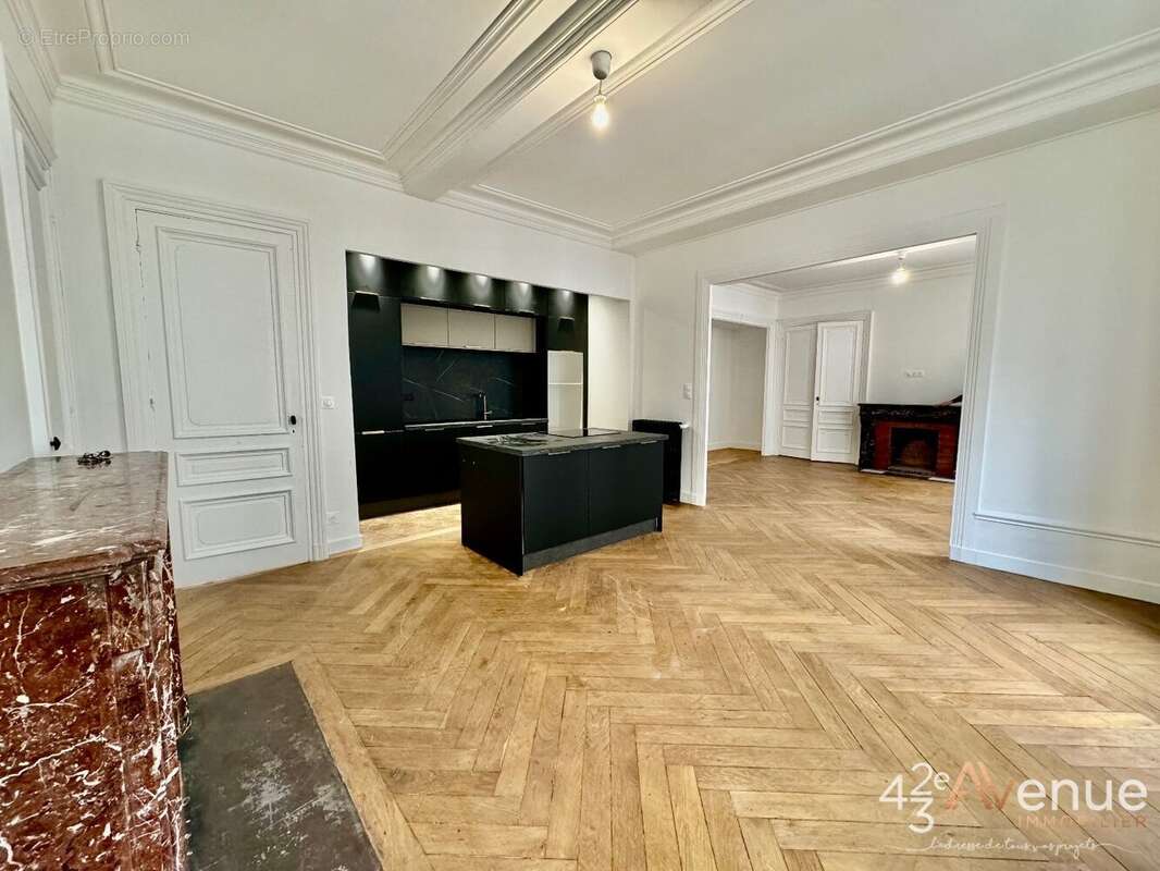 Appartement 155 m² à Saint-Etienne  - photo 2