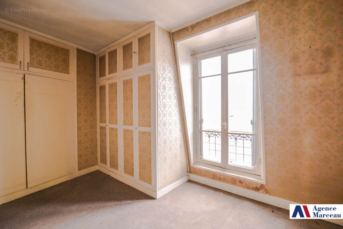 Appartement à COURBEVOIE
