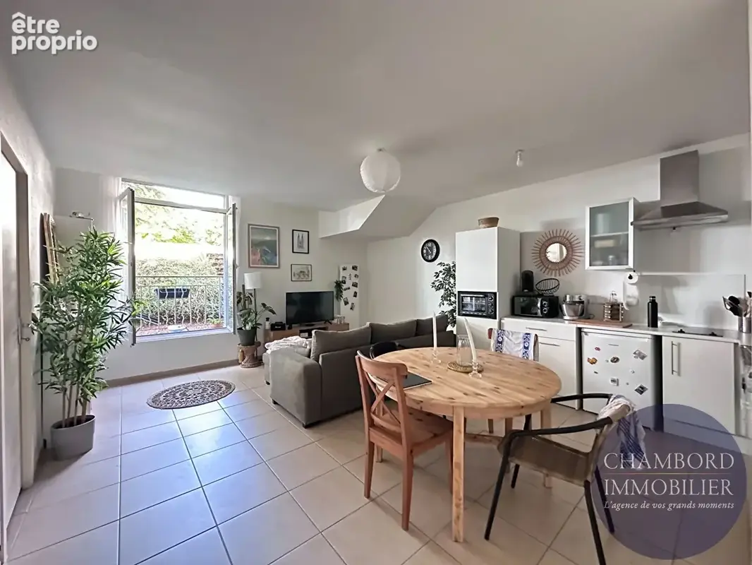 A vendre t2 meublé - photo 2