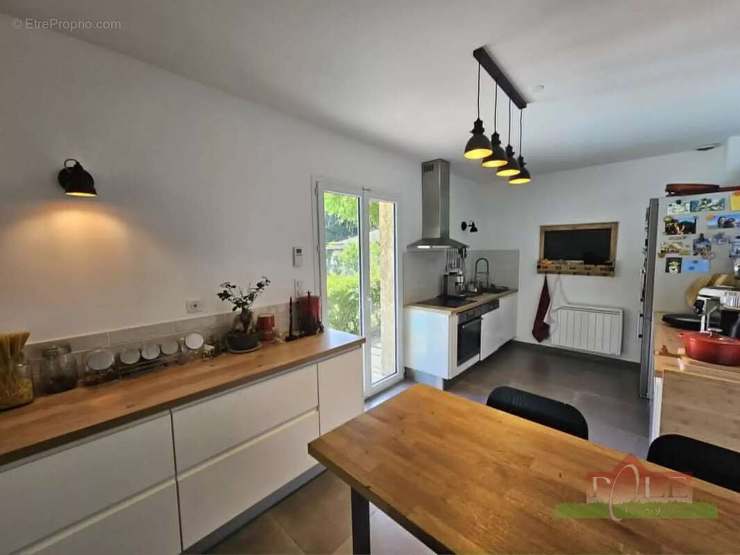 Maison à CHUZELLES