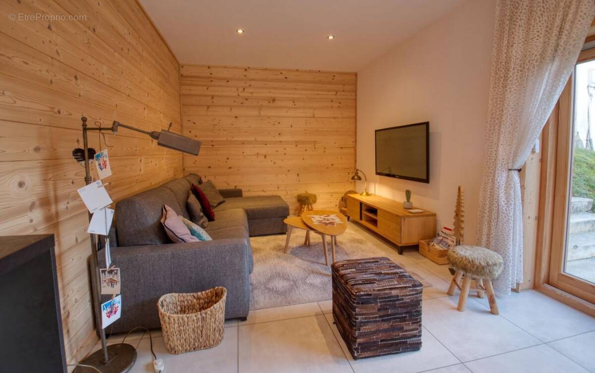 Appartement à MORILLON
