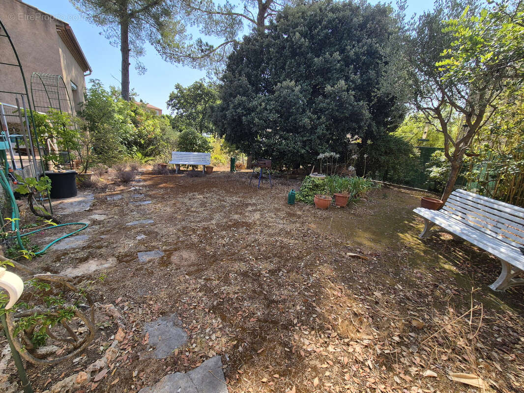 Maison de caractère de 177 m2   Quartier recherché de Costebelle - photo 4