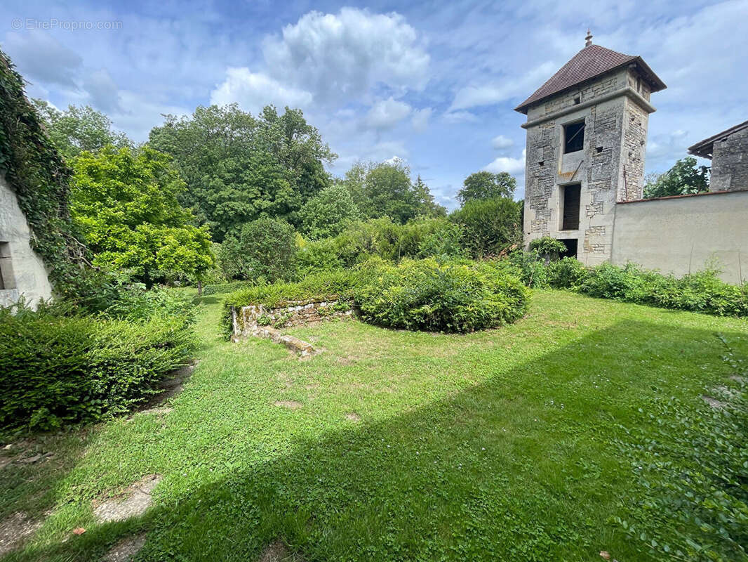 Maison à COUSANCES-LES-FORGES