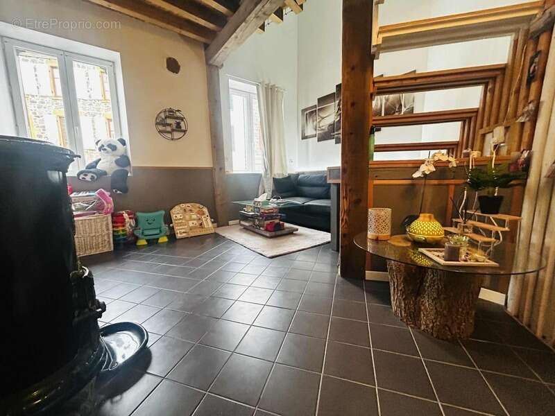 Maison à PANISSIERES