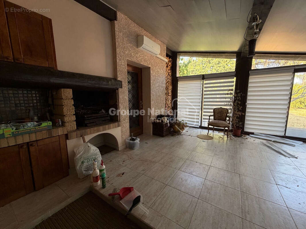 Clarensac - Villa plain-pied 3 chambres + bureau sur 1043m2 de terrain clos - photo 12