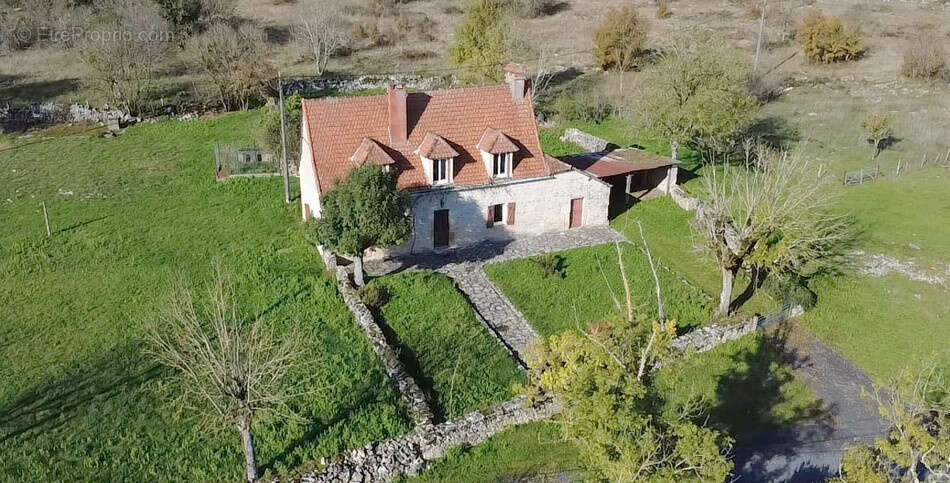 Maison à CANIAC-DU-CAUSSE