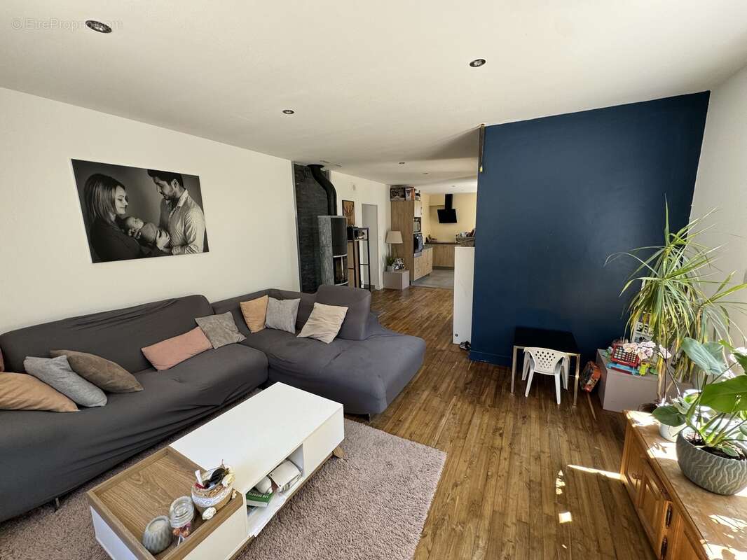 Maison à BARBEZIEUX-SAINT-HILAIRE