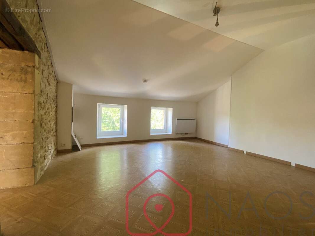 Maison de caractère en pierre de 191 m² - photo 10