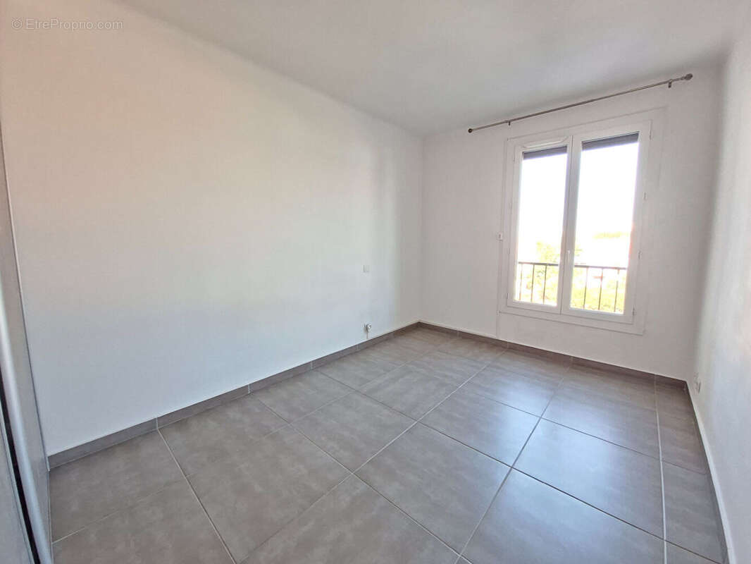 Perpignan T4 de 69,6m2 avec balcon, cave et parking - photo 8