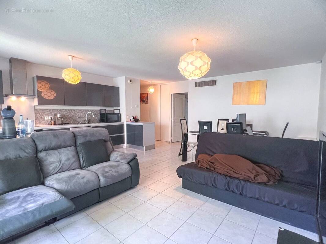 Appartement à VALLAURIS