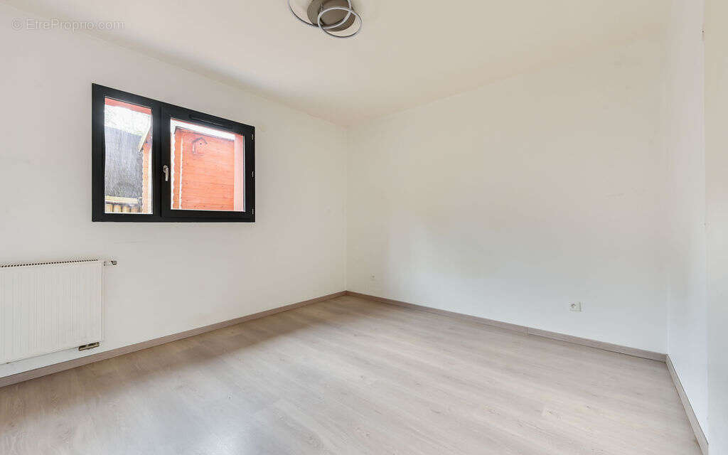 Appartement à CHARBONNIERES-LES-BAINS