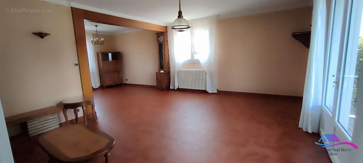 séjour - Maison à LA CHATRE