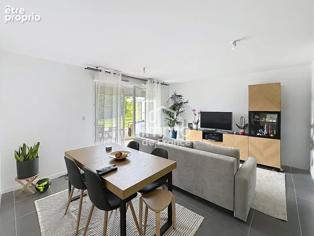 Appartement Chevrier T3 de 67 m2 avec terrasse vue nature et trois parkings. - photo 3