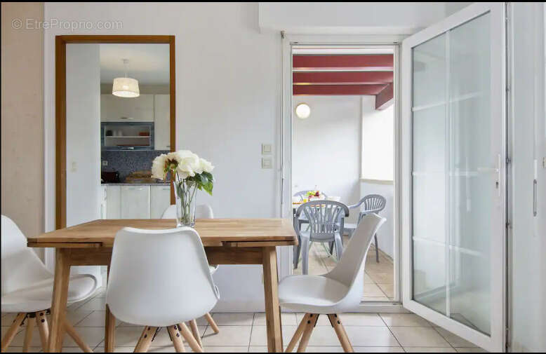 Hendaye : appartement avec 2 chambres, terrasse et box en vente - photo 7