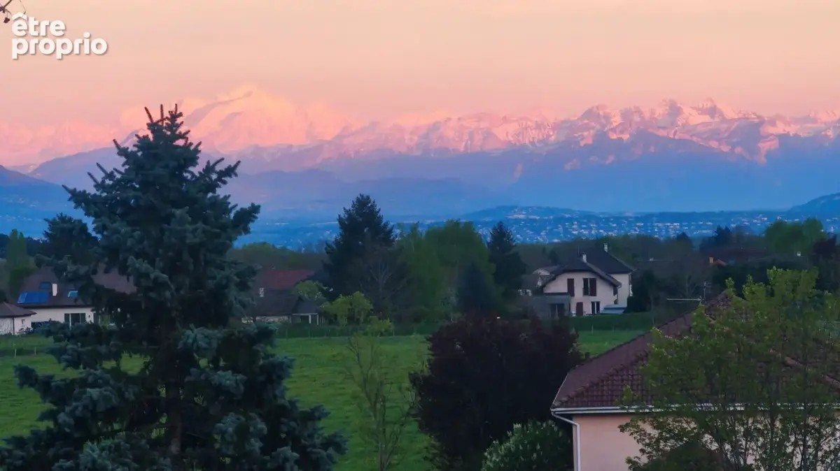 Duplex T4 90m²  Vue Mont Blanc  Parfait état  Gex - photo 1