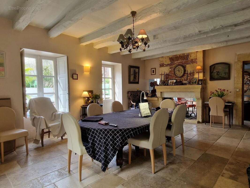 20250403115143 - Maison à LE BUGUE