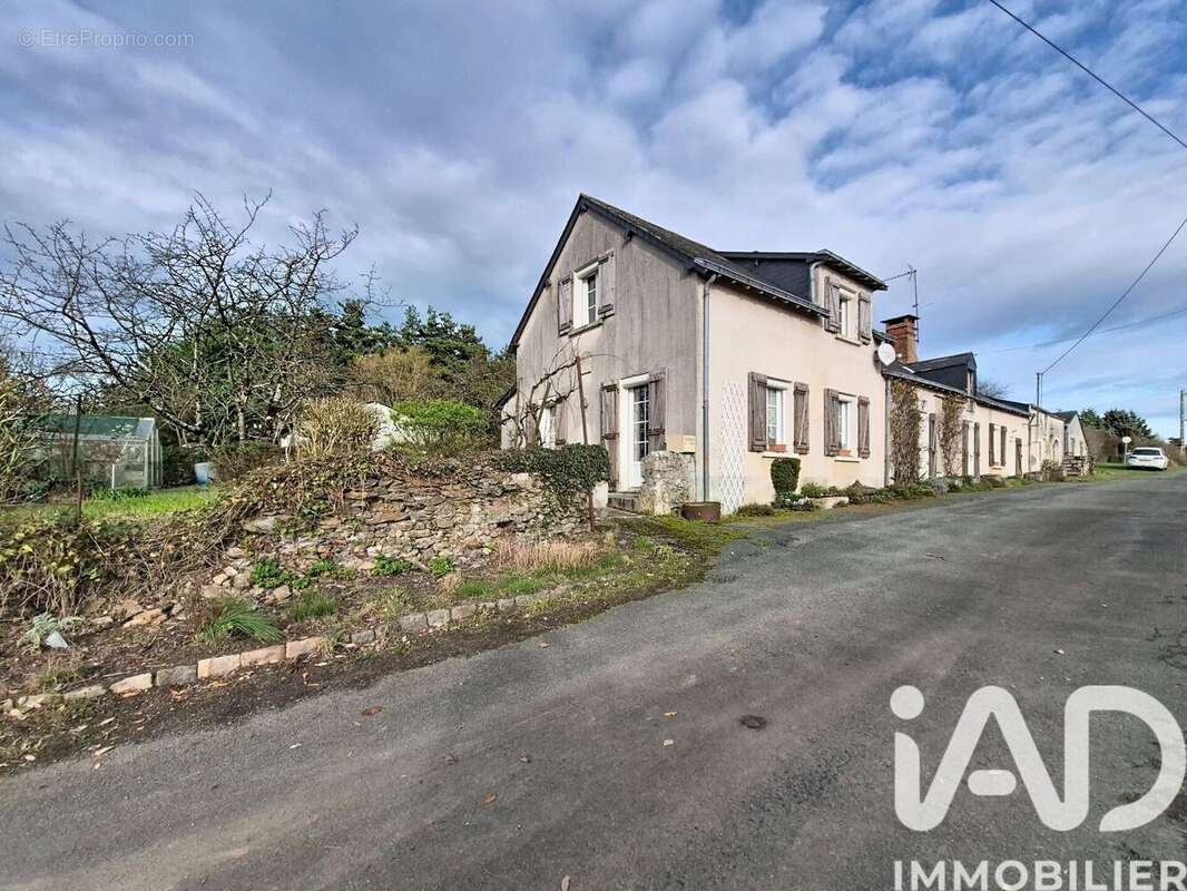 Photo 2 - Maison à BEAULIEU-SUR-LAYON