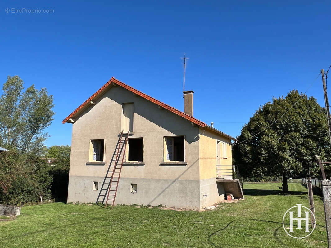 Maison à MEAULNE