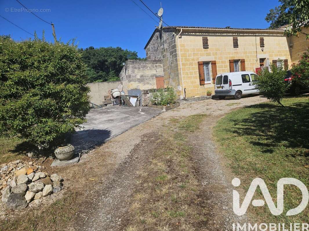 Maison 91 m² à Sainte-Colombe  - photo 2