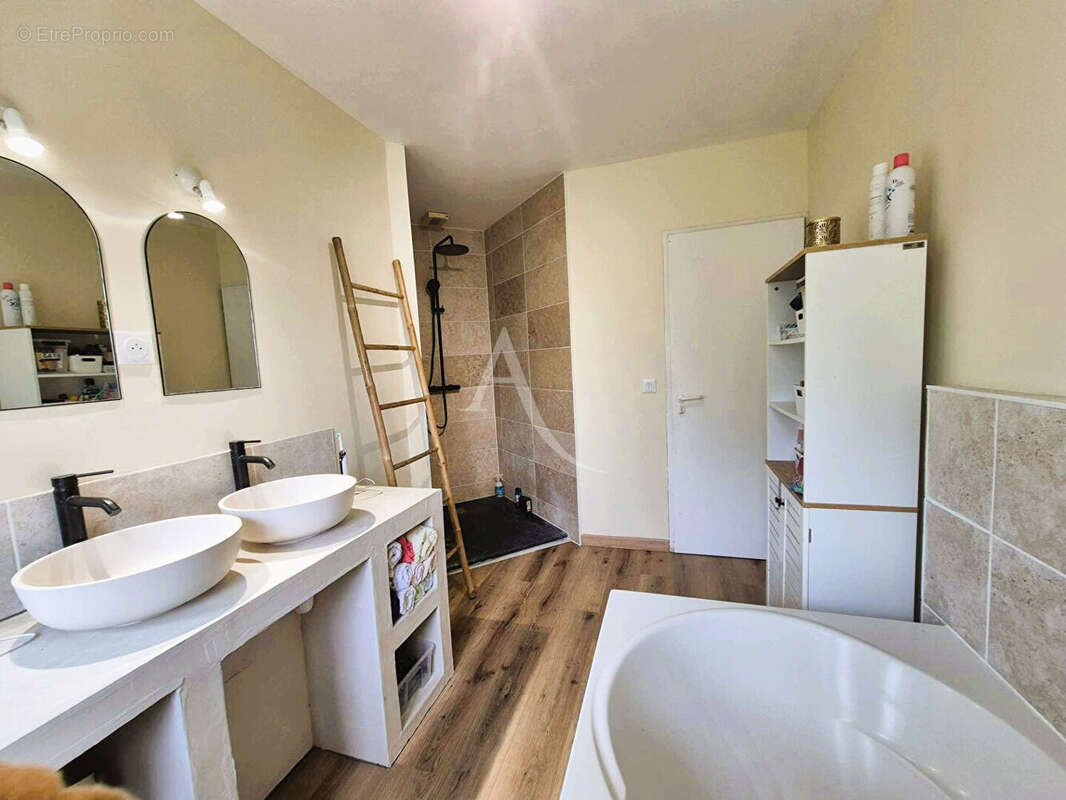 Maison à VILLENEUVE-DE-MARSAN