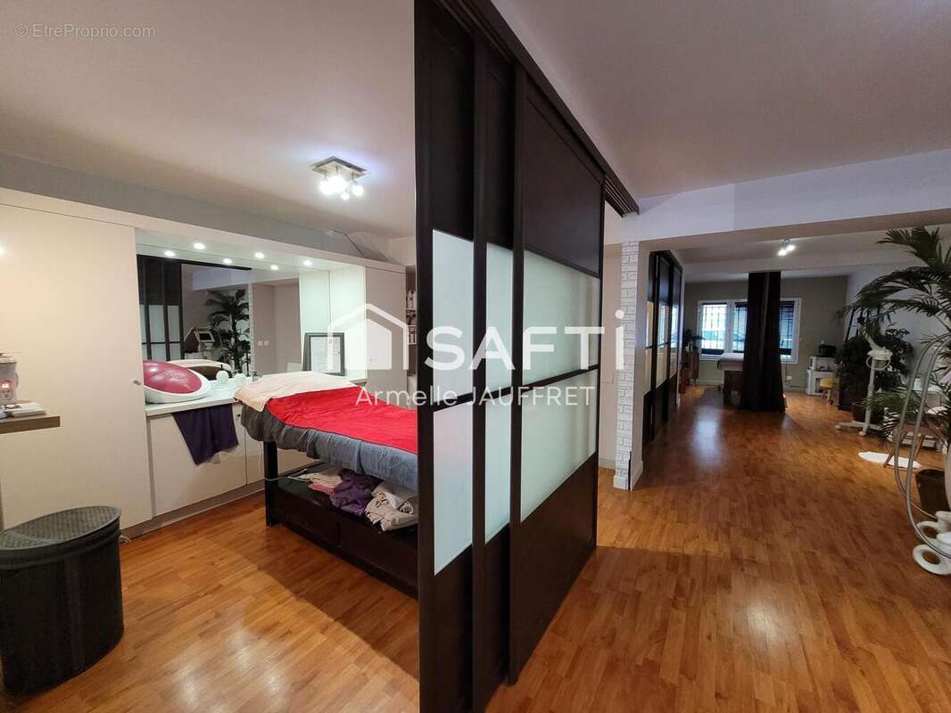 Photo 6 - Commerce à MOISSELLES