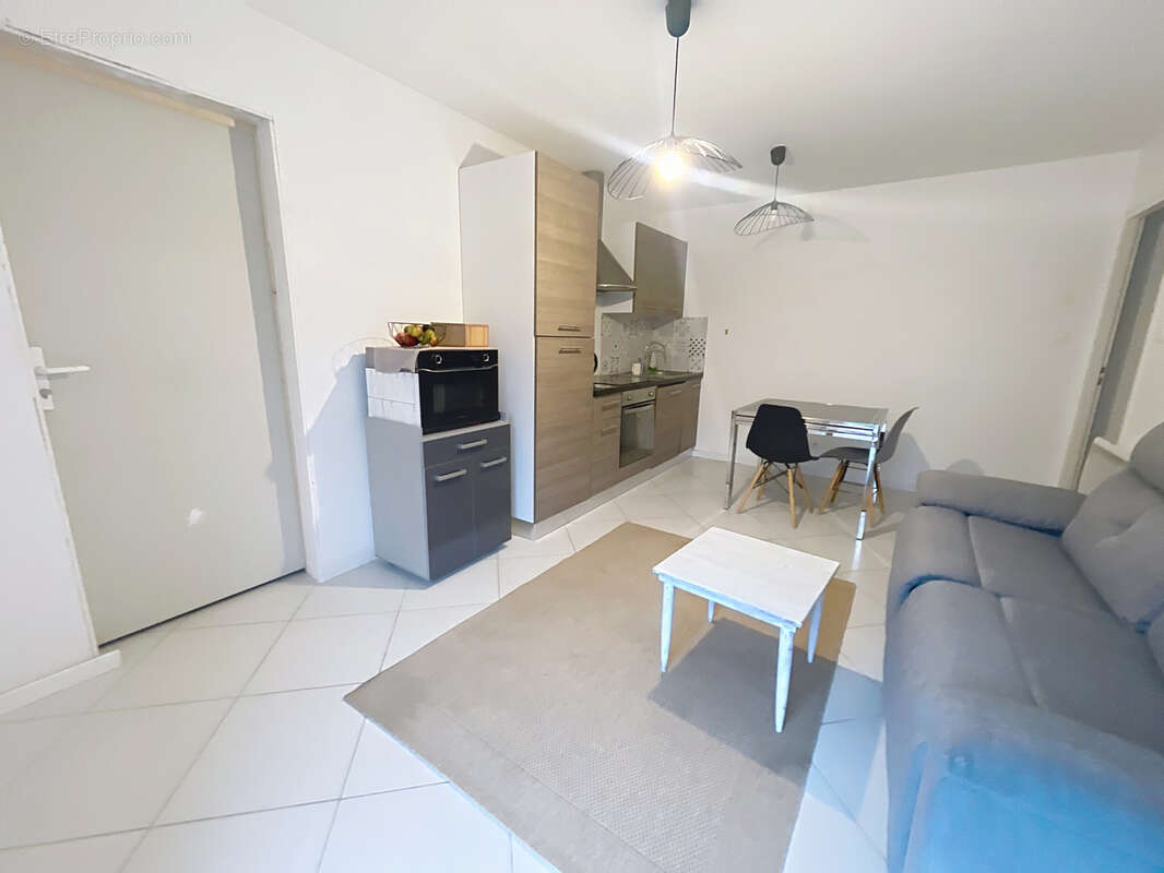 Appartement à SAINT-GENIS-LAVAL