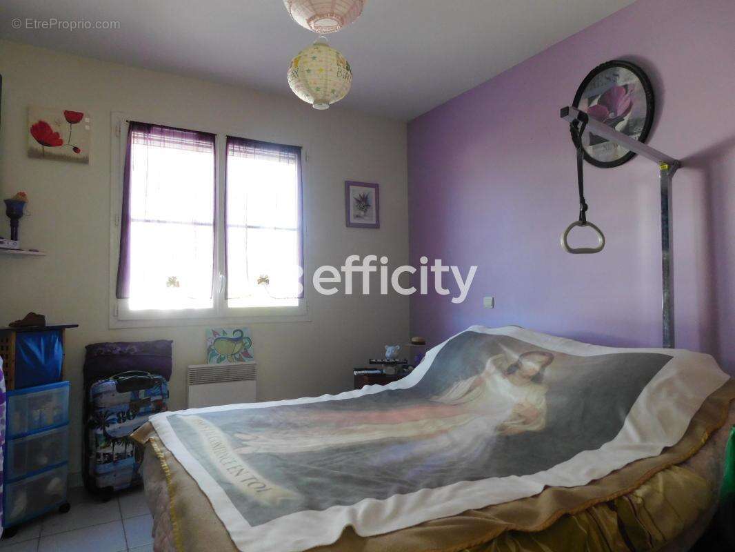 Maison à NEGREPELISSE