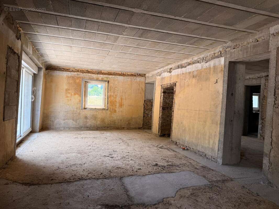 Maison 200 m² à Montarlot-Les-Rioz  - photo 6