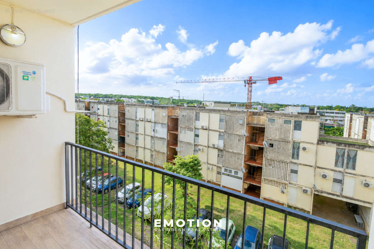 Appartement à LES ABYMES