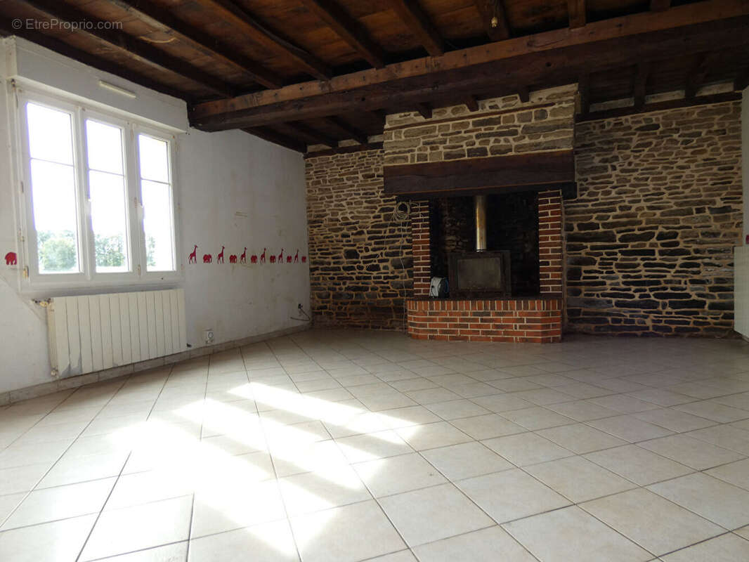 Maison à SAINT-HILAIRE-DU-HARCOUET