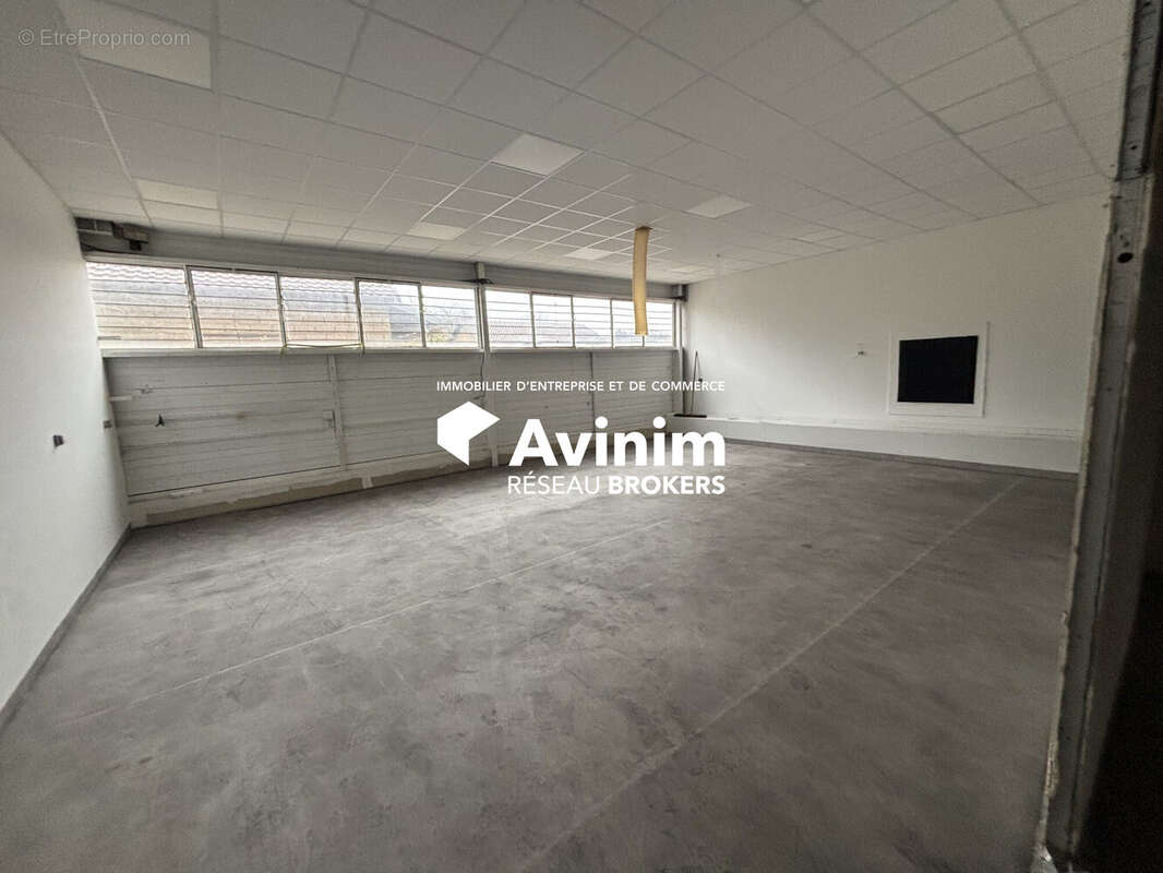 Commerce à MISEREY-SALINES