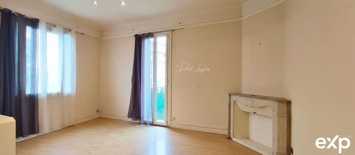 Appartement à SAINT-LAURENT-DU-VAR
