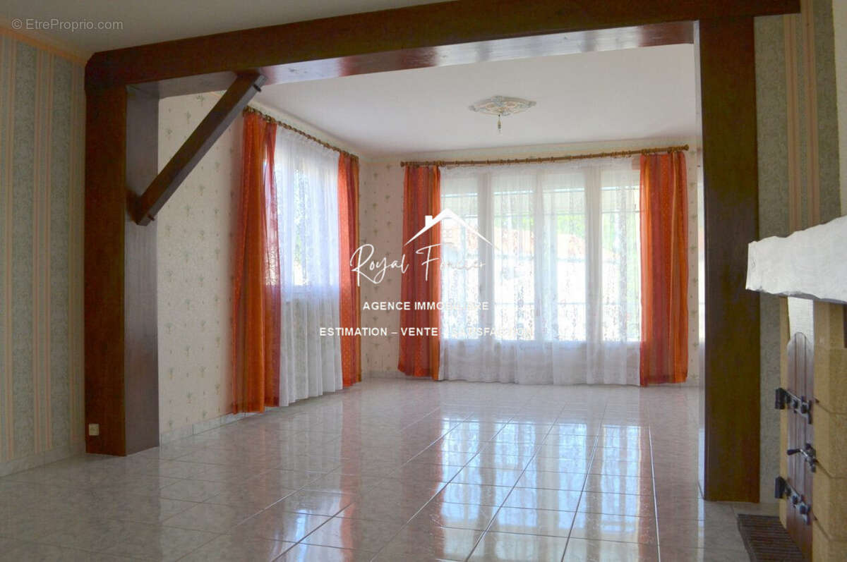 Séjour - Maison à CHATELLERAULT