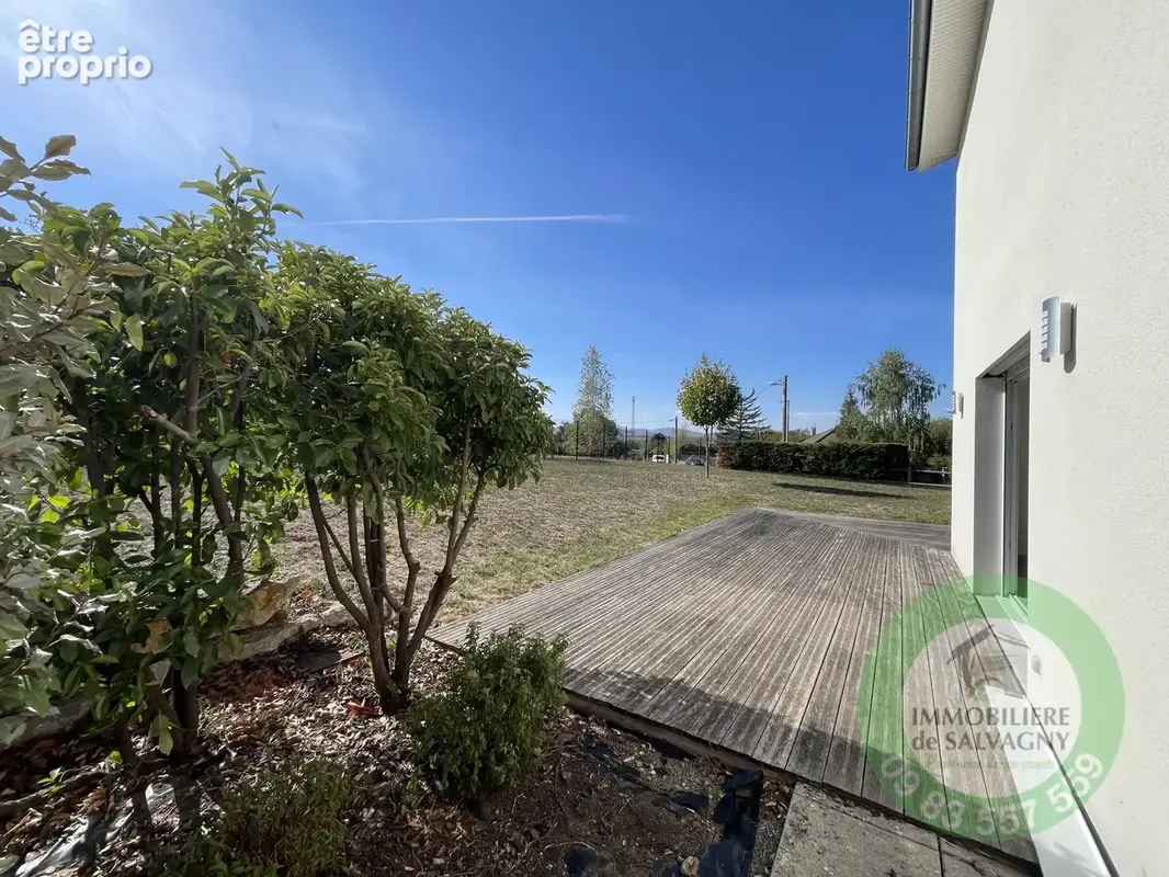 A vendre maison récente avec terrain de 866 m2 à La Tour de Salvagny - photo 5