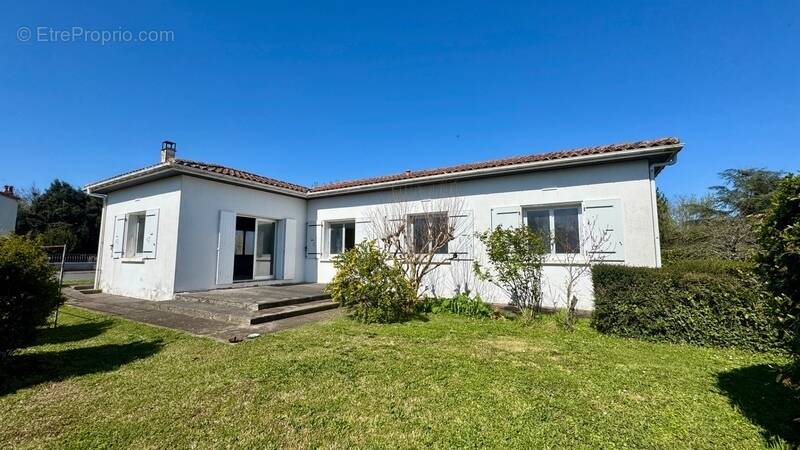 Maison à TONNAY-CHARENTE